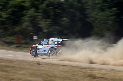 WRC Italia: Neuville masih memimpin, Mikkelsen dan Ostberg bermasalah
