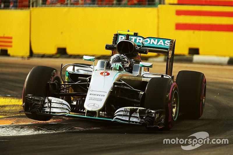 Formel 1 in Singapur: Nico Rosberg im 2. Training vorne, Probleme bei Lewis Hamilton