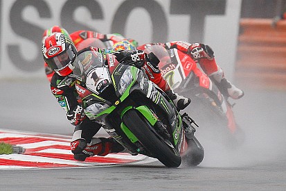 Lausitzring, Libere 3: il bagnato rilancia Rea davanti a tutti