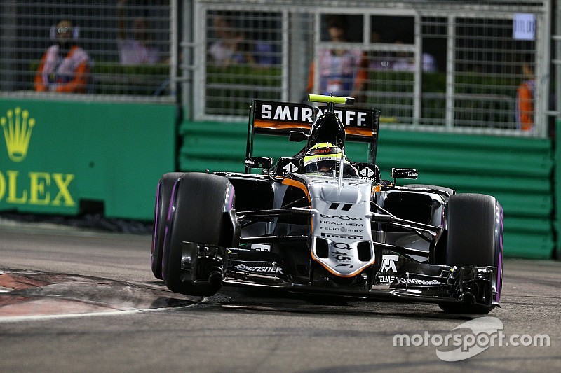 Perez naar de stewards voor inhalen onder geel