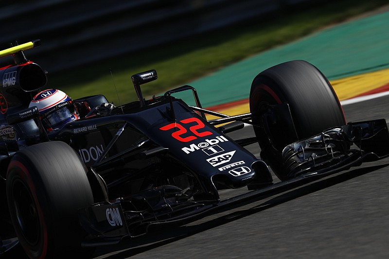 Apple можуть придбати McLaren