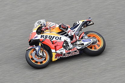 MotoGP in Aragon: Sturz von Valentino Rossi im 3. Training – Marc Marquez Schnellster