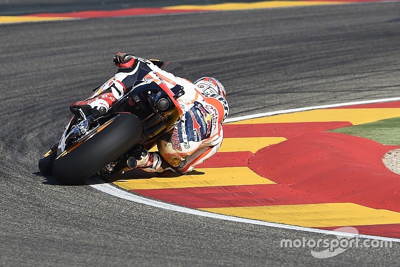 Marquez schrijft ook warm-up GP Aragon op zijn naam, crash Lorenzo