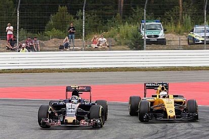 Сайнс не розчарований рішенням Toro Rosso