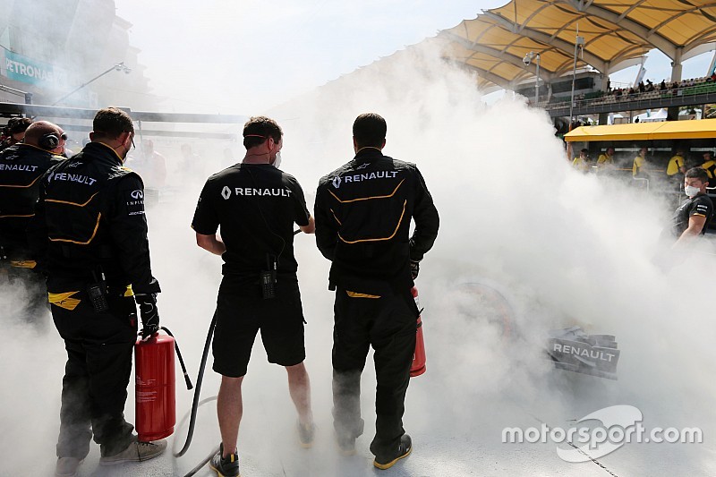 Training Sepang stilgelegd na pitstraatbrand Magnussen