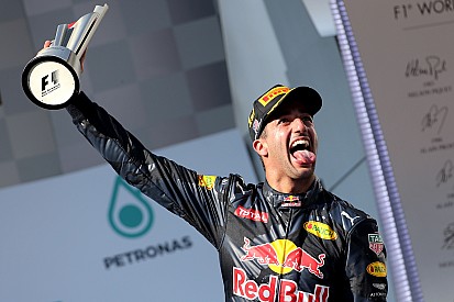 Épica carrera con final feliz para Ricciardo y Rosberg