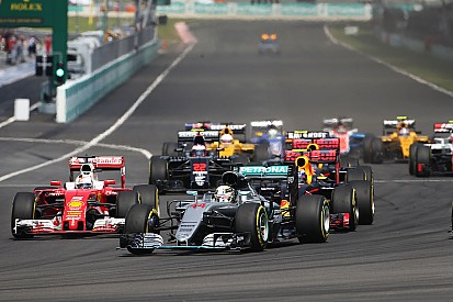 Verstappen kecewa terhadap manuver Vettel