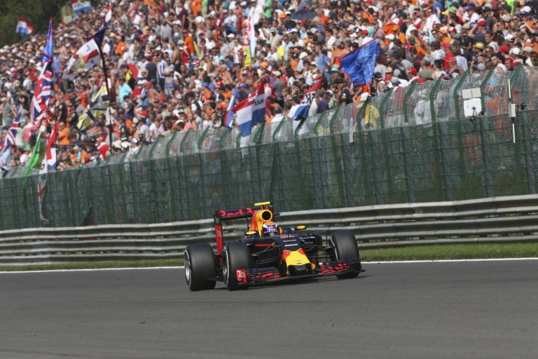 Red Bull: Verstappen bebizonyította, a versenyzők a hősök az F1-ben