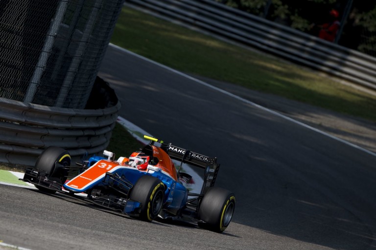 Ocon nem finomkodik: egy belevaló F1-es újonc?