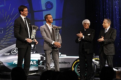 Ecclestone: „Nem kétséges, hogy idén is Hamilton lesz a bajnok”