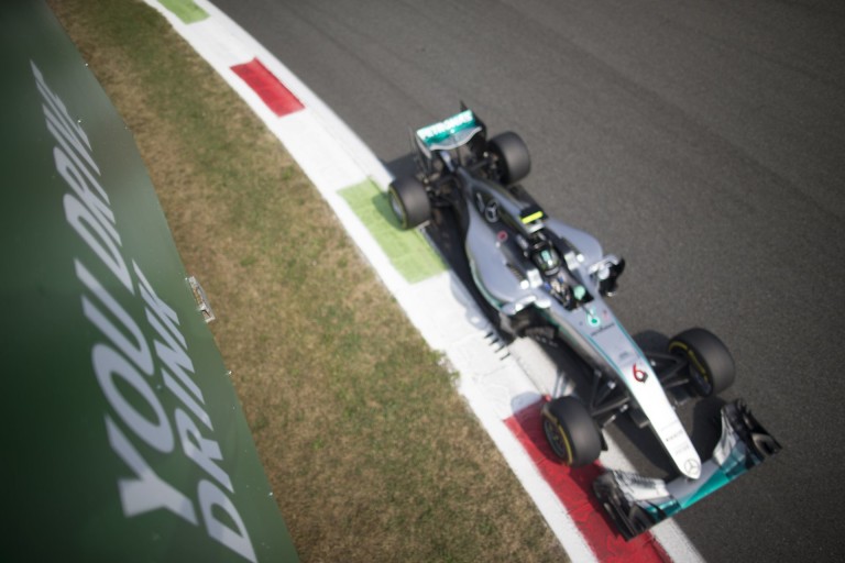 Stop-and-Go: Rosberg üres kapura berúgta, de megint Hamiltoné lesz az Aranylabda?!