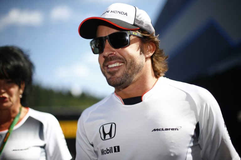 Fernando Alonso megint megmutatta, hogy ő a legnagyobb KIRÁLY: legenda lett
