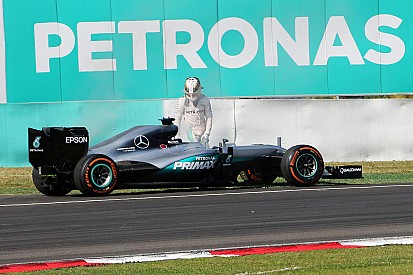 Lowe: "Stiamo ancora indagando sul problema di Lewis"