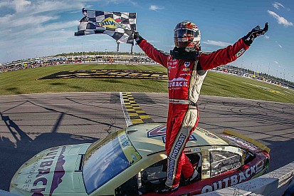 Kevin Harvick s’impose au Kansas