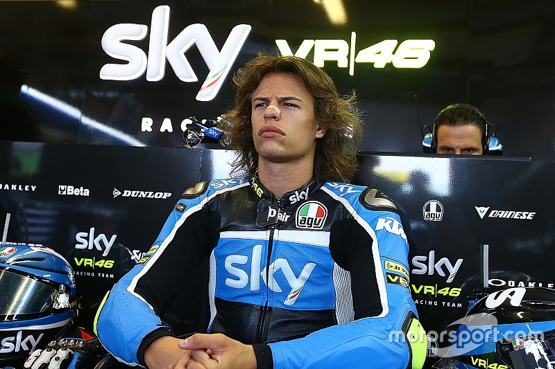 Bulega snelste in natte eerste training op Phillip Island