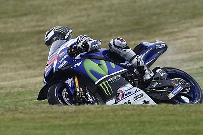 Michelin, “ultraconservador con las gomas”, según Lorenzo