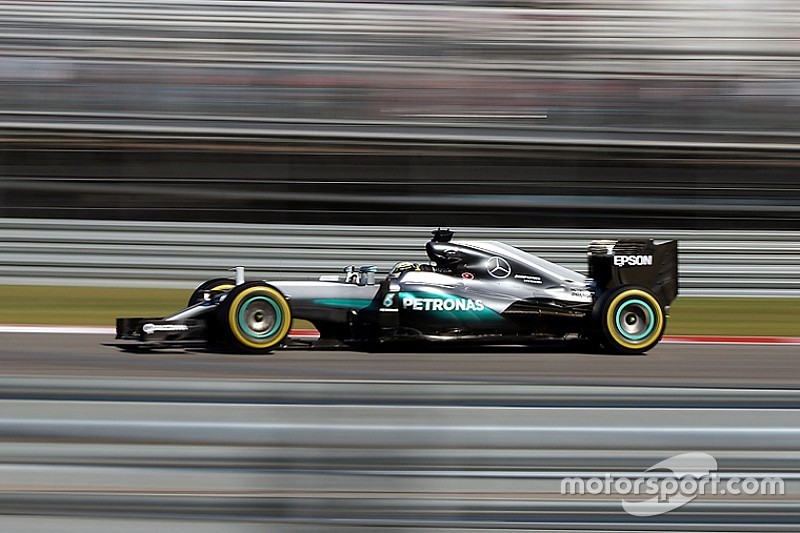Formel 1 in Austin: Lewis Hamilton startet mit Bestzeit