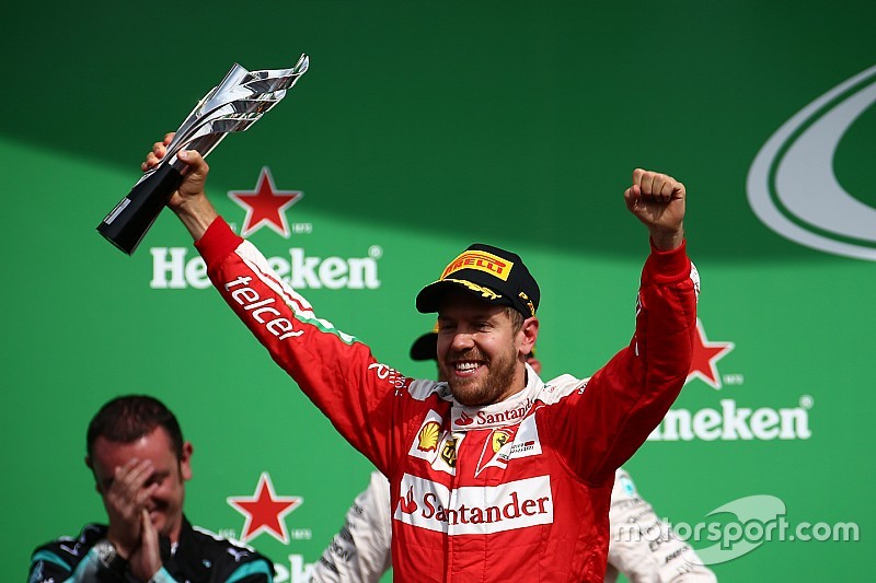 Vettel krijgt tien seconden straf, Ricciardo erft derde plaats in Mexico