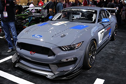 Ford lève le voile sur la Mustang GT4