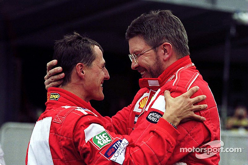 Schumacher muestra
