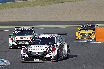 Honda dertig kilo lichter tijdens WTCC-finale Qatar