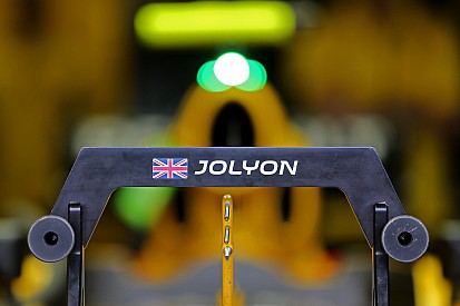 Палмер назвав машину Renault 2017 року "приголомшливою"