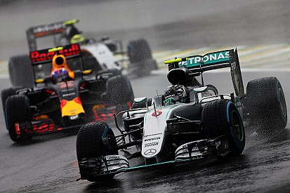 Une équipe pourrait prendre les devants en 2017, selon Brawn