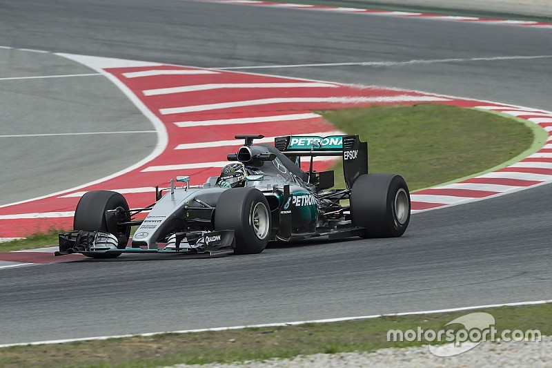 F1-teams en Pirelli verwikkeld in discussie over bandentests 2017
