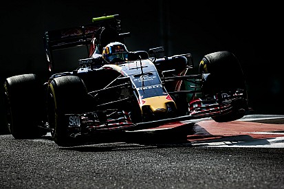 Sainz, a divertirse pese al "peor fin de semana de la temporada"