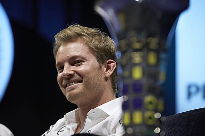 Empfang in Wiesbaden: F1-Weltmeister Nico Rosberg zurück in Deutschland