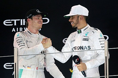 A Hamilton no le preocupa quién vaya a ser su compañero