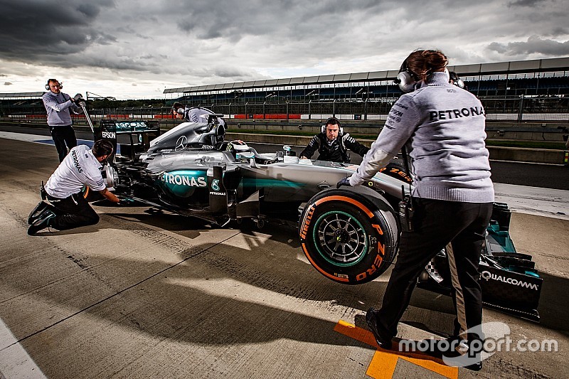 Mercedes F1-test voor Valentino Rossi en Sébastien Ogier ligt in het verschiet