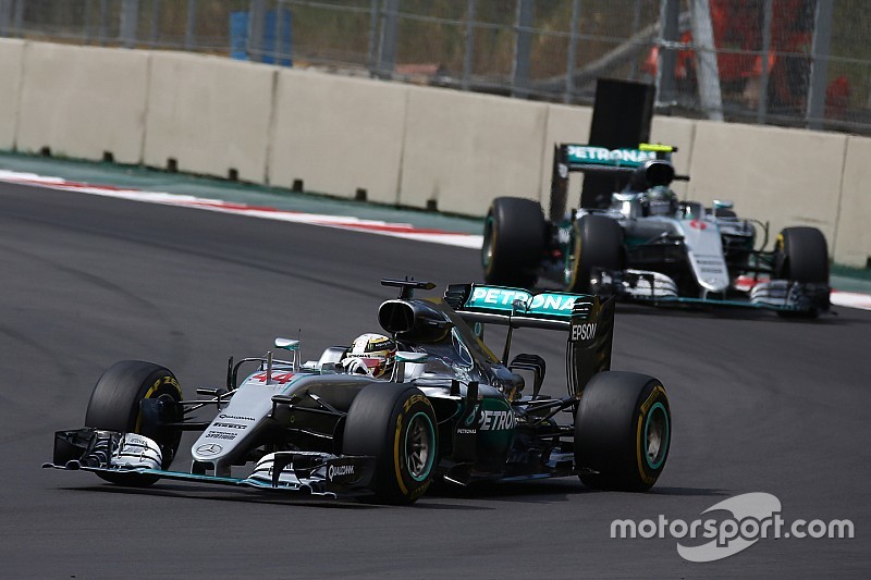 Ecclestone - Il faut abandonner le moteur hybride pour stopper Mercedes