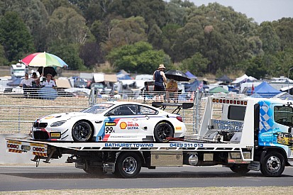 12h Bathurst: Aus für Jörg Müller und Nico Menzel