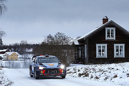 Neuville, al frente del segundo día del Rally de Suecia