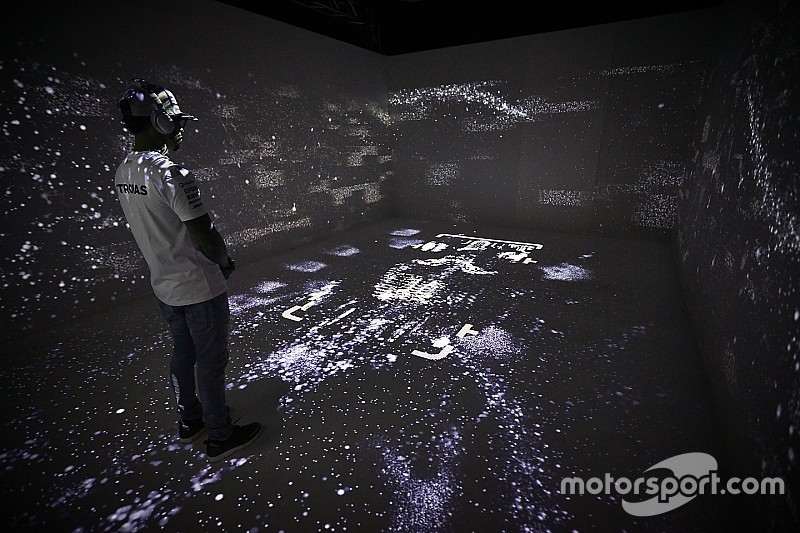 F1とVR技術の未来図。自由にレースと