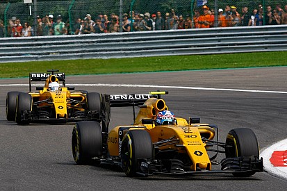 Команда Renault суттєво зменшила збитки в 2016 році