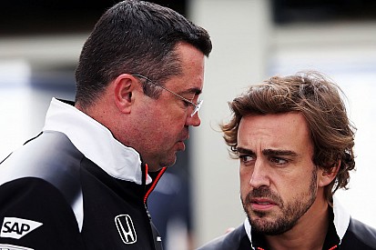 Boullier cree que la victoria de Verstappen convencerá a Alonso