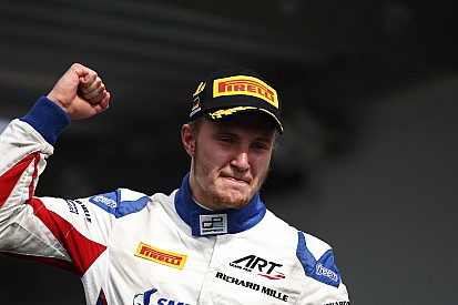 Сироткин поедет на тестах Формулы 1 за Williams