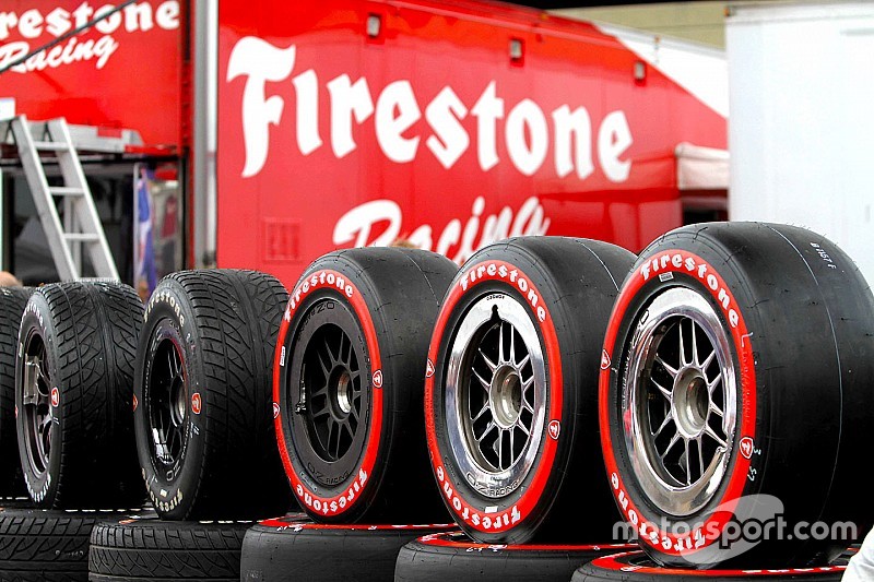 IndyCar сменит шинный регламент