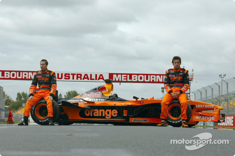 Official launch, Arrows A23: Heinz-Harald Frentzen ve Enrique Bernoldi ve Arrows A23