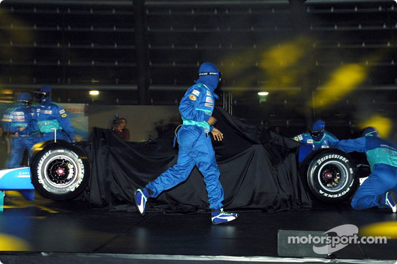 Механіки зібрали новий Sauber Petronas C23