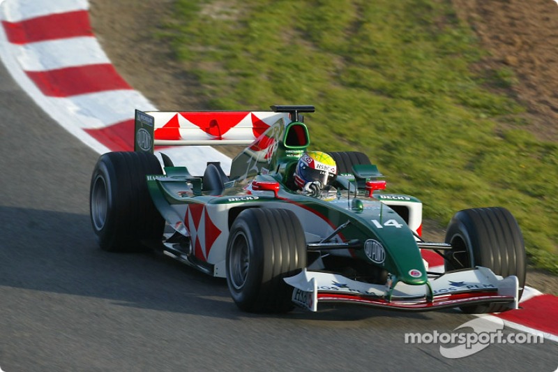 Mark Webber test ediyoryeni Jaguar R5