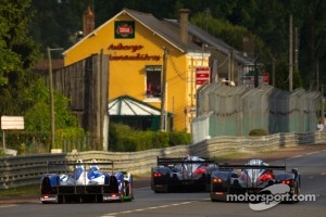 #16 Pescarolo Team Pescarolo Judd: Emmanuel Collard, Christophe Tinseau, Julien Jousse, #8 Peugeot Sport Total Peugeot 908: Franck Montagny, Stéphane Sarrazin, Nicolas Minassian