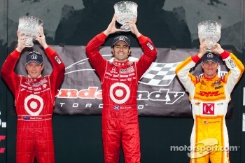 Podium: race winner Dario Franchitti, Target Chip Ganassi Racing, second place Scott Dixon, Target Chip Ganassi Racing, third place Ryan Hunter-Reay, Andretti Autosport