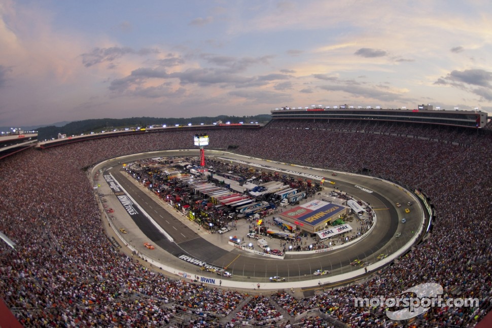 Overall view of the race action