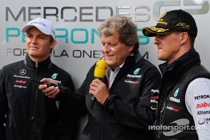 Nico Rosberg, Mercedes GP, Norbert Haug, Mercedes, Motorsport Chief, dan Michael Schumacher, Mercedes, menjelang GP Belgia 2011.