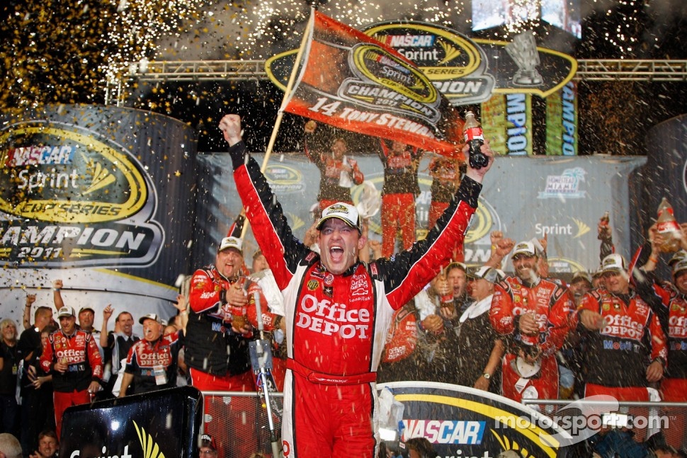 Victory lane: NASCAR Sprint Cup Series 2011 champion Tony Stewart, Stewart-Haas Racing Chevrolet celebrates