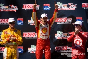 Podium: race winner Helio Castroneves, Team Penske Chevrolet, second place Scott Dixon, Target Chip Ganassi Racing Honda, third place Ryan Hunter-Reay, Andretti Autosport Chevrolet
