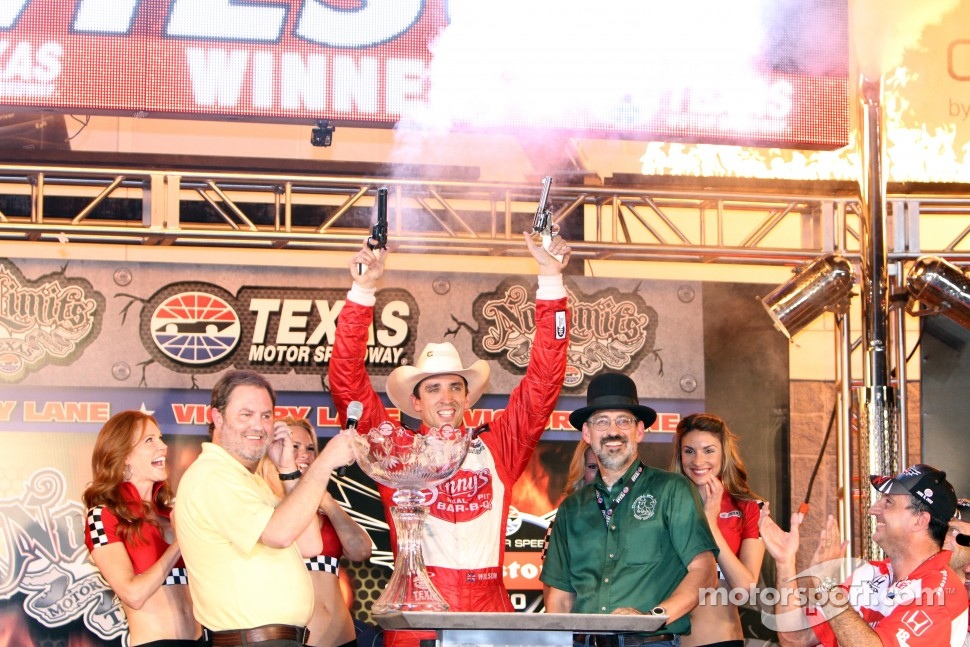 Victory lane: race winner Justin Wilson, Dale Coyne Racing Honda